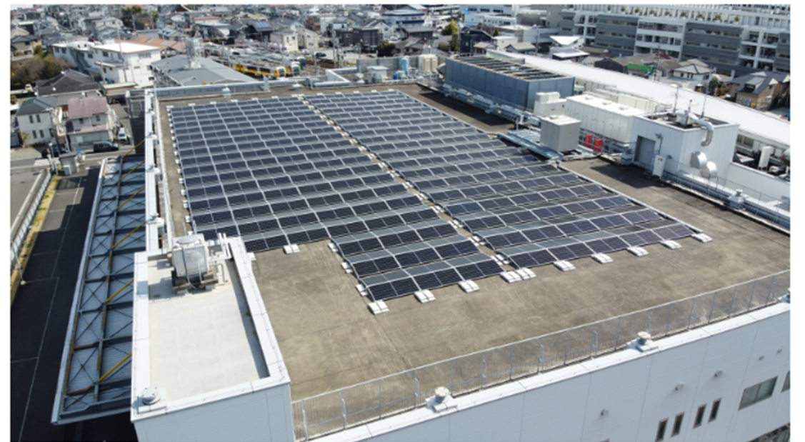 「バンダイホビーセンター」屋上に設置された太陽光発電設備
